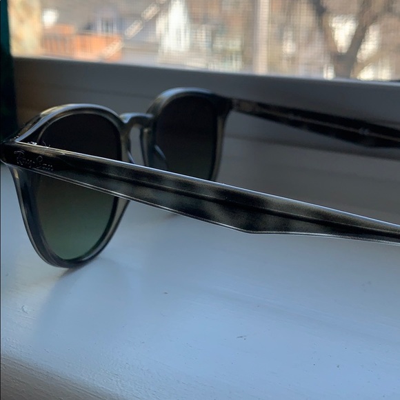 Close to new turquoise Ray-Bans! - Picture 5 of 6